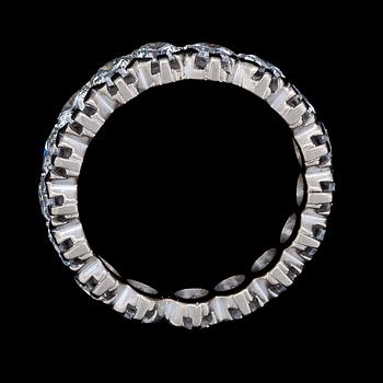 A brilliant cut diamond eternity ring, tot. app. 4.20 cts.