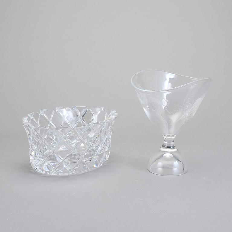 SKÅLAR, 2 stycken, glas, Gunnar Cyrén samt Vicke Lindstrand, Orrefors och Kosta Boda.