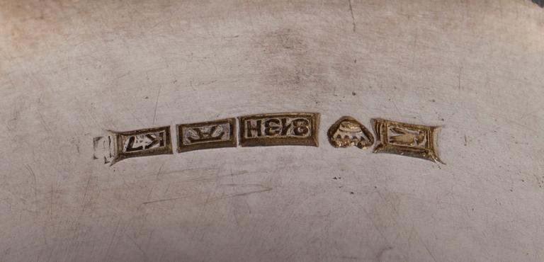 ARMRING, silver, cabochonslipat falköga. Finska Guldsmeder Åbo 1963.