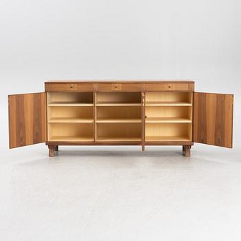 Carl Malmsten, sideboard, "Klinte", Åfors Möbelfabrik, 1900-talets andra hälft.