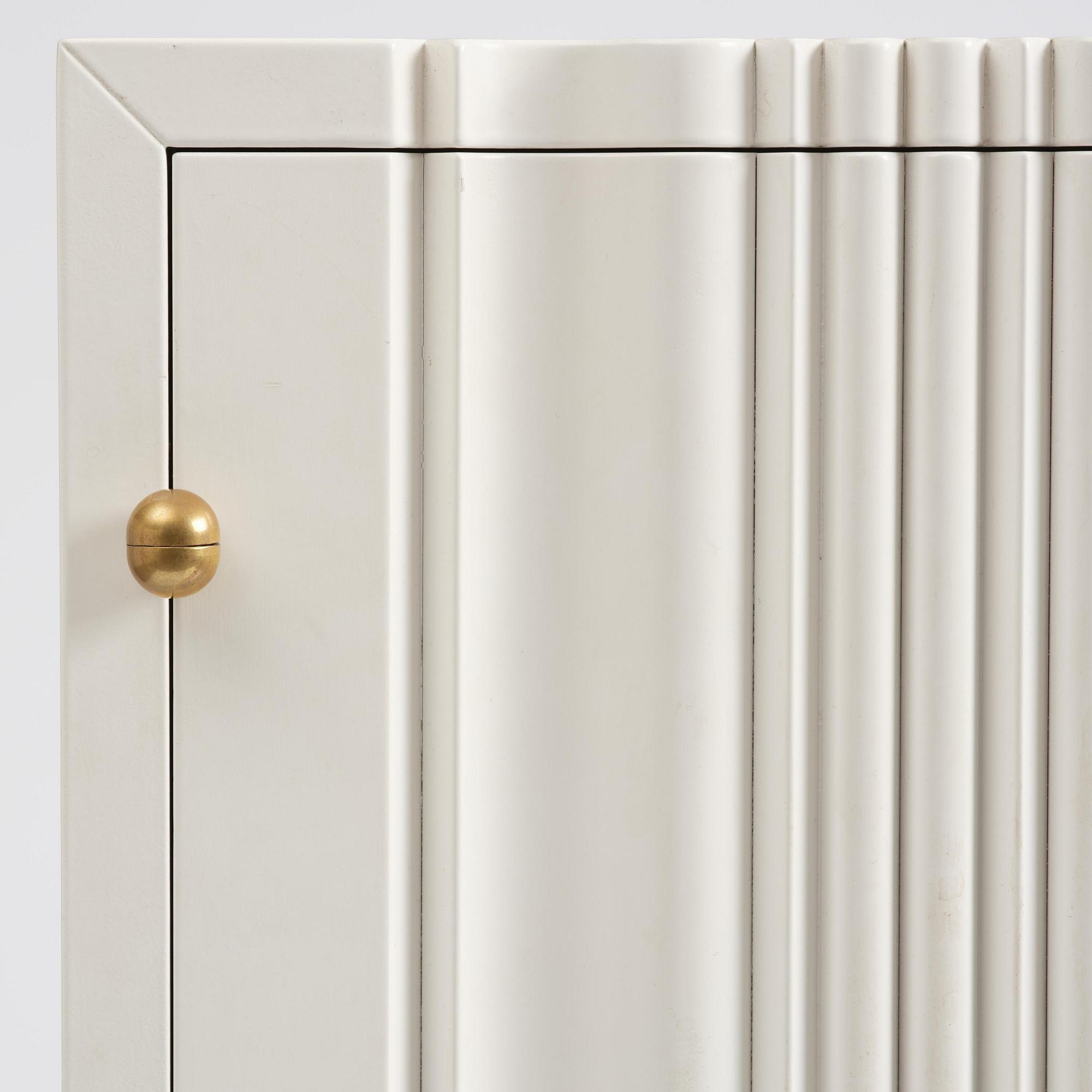 Josef Frank, a cabinet model 2192, Firma Svenskt Tenn, post 1985.