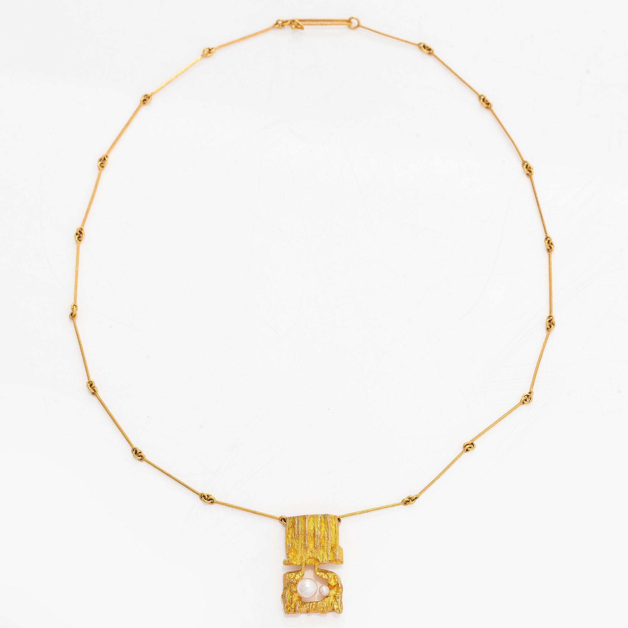 Björn Weckström, halsband, "Kelohelmet", 14K guld och odlade pärlor, Lapponia 1973.