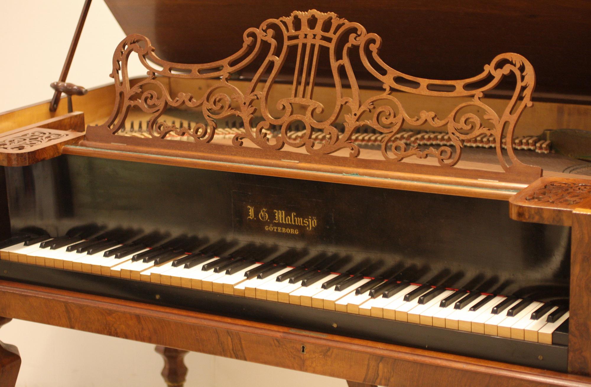 TAFFEL. Senempire, Malmsjö, Göteborg. 1800-talets andra hälft.