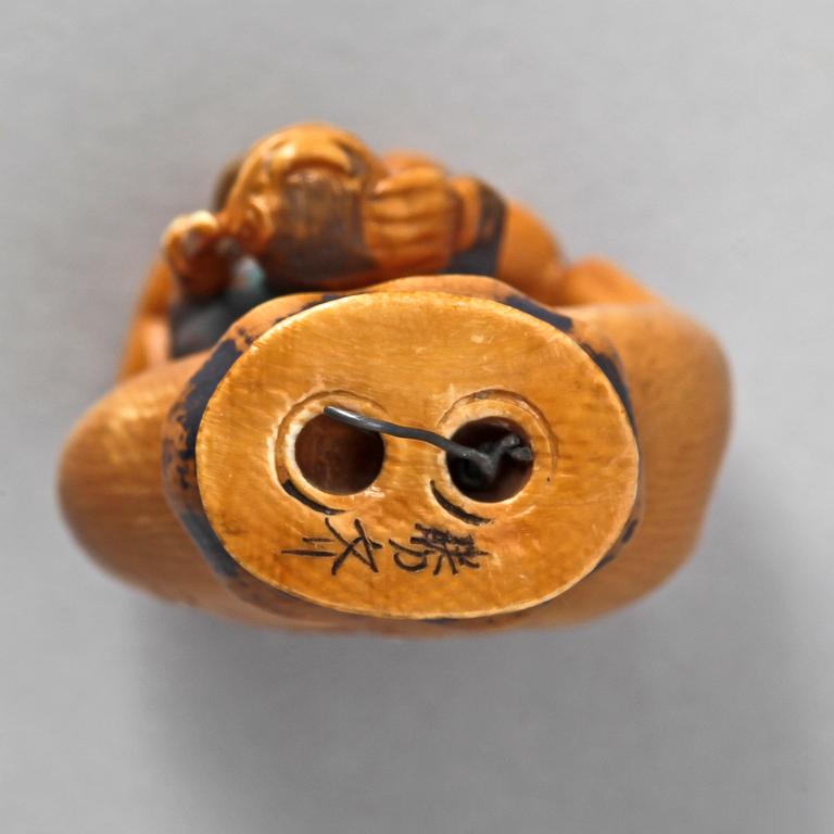 NETSUKE, benarbete, Japan, 1900-tal.