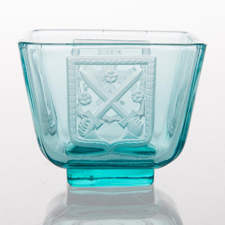 A glass bowl, "Mottimalja" 1939-1942 Riihimäki Lasi Oy.