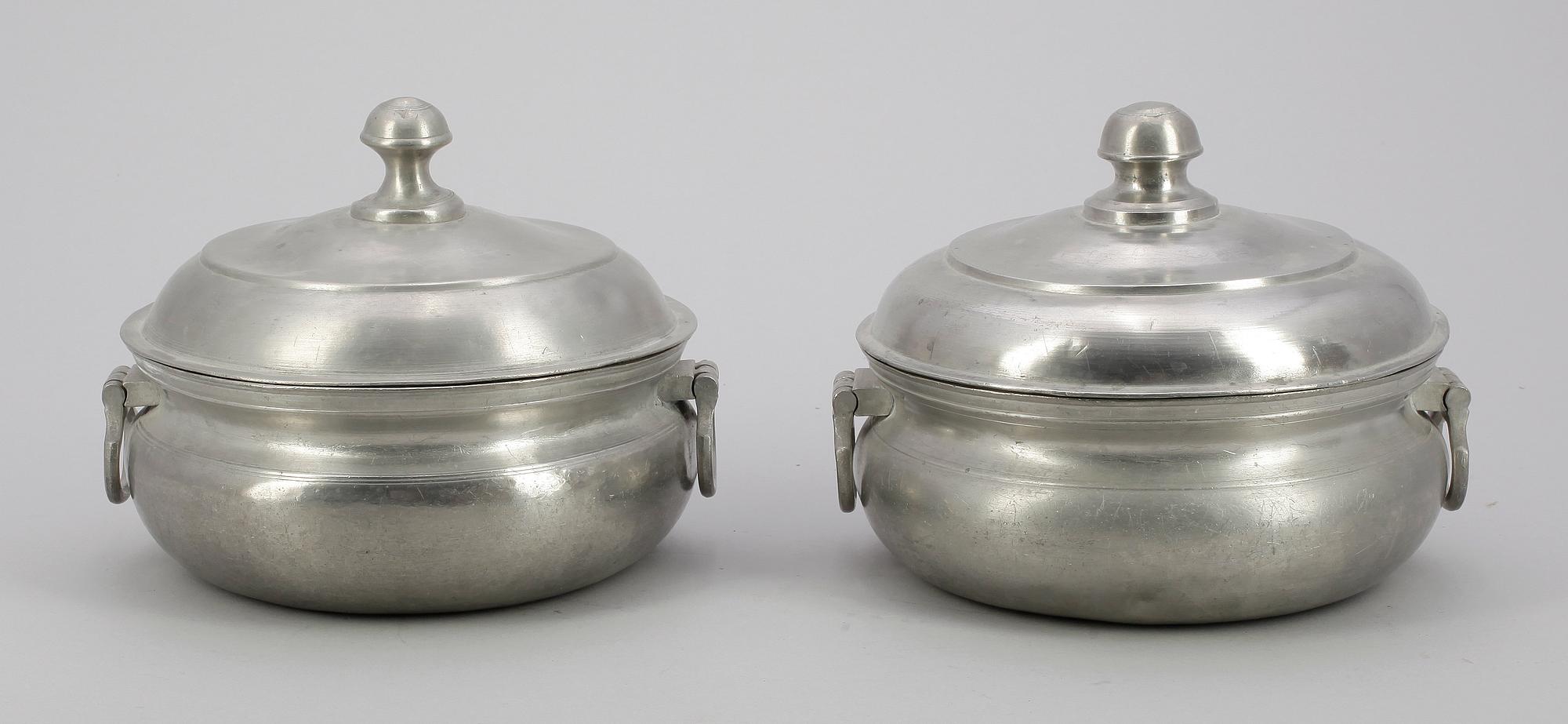 GRÖTSKÅLAR, 2 st, tenn, Eric Wikgren, Nyköping, 1800-talets första hälft.
