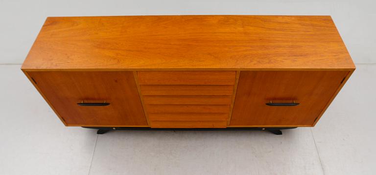 SIDEBOARD, 1900-talets mitt.