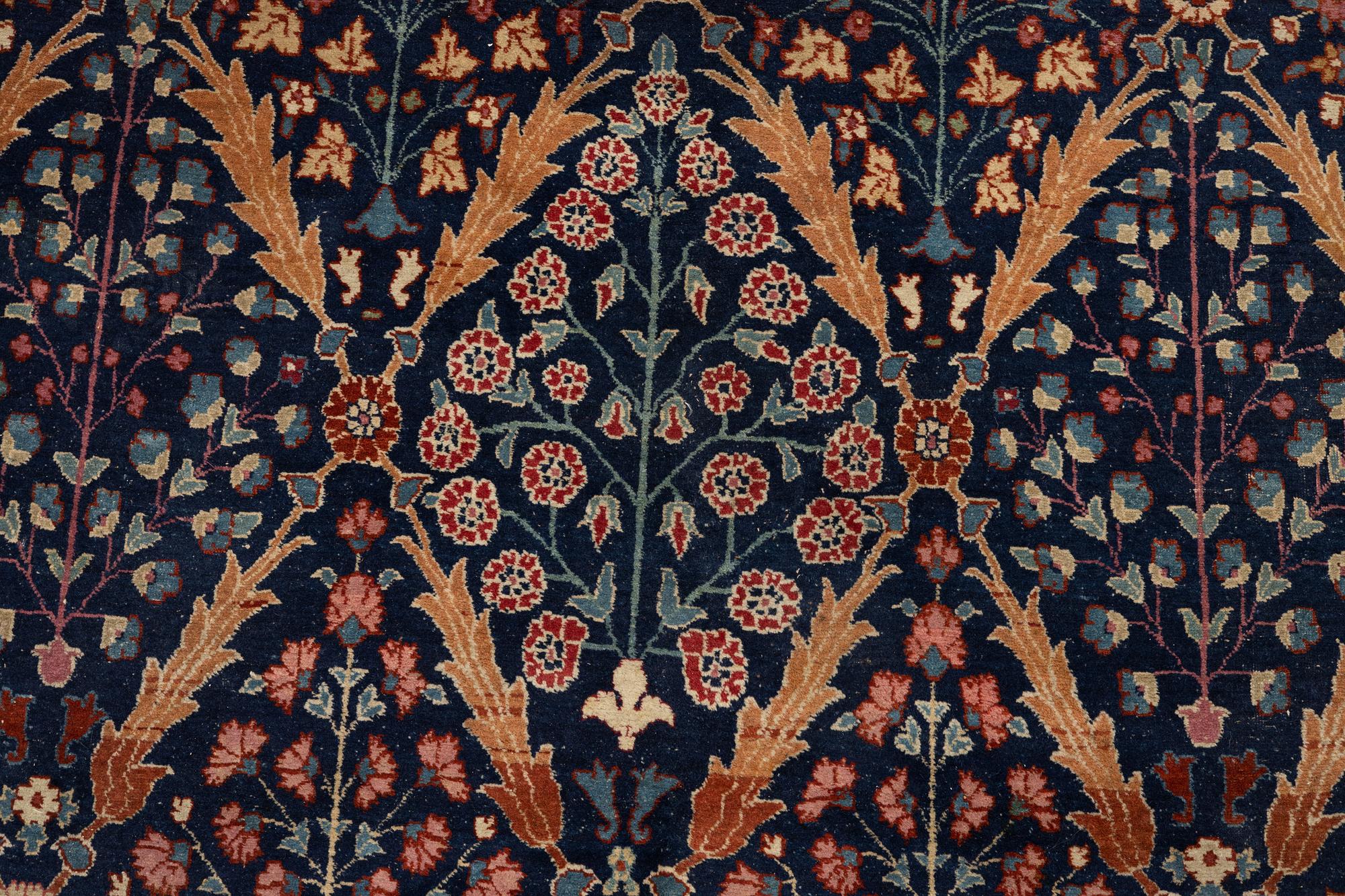 Matta, antik Täbris, ca 470 x 312,5 cm.