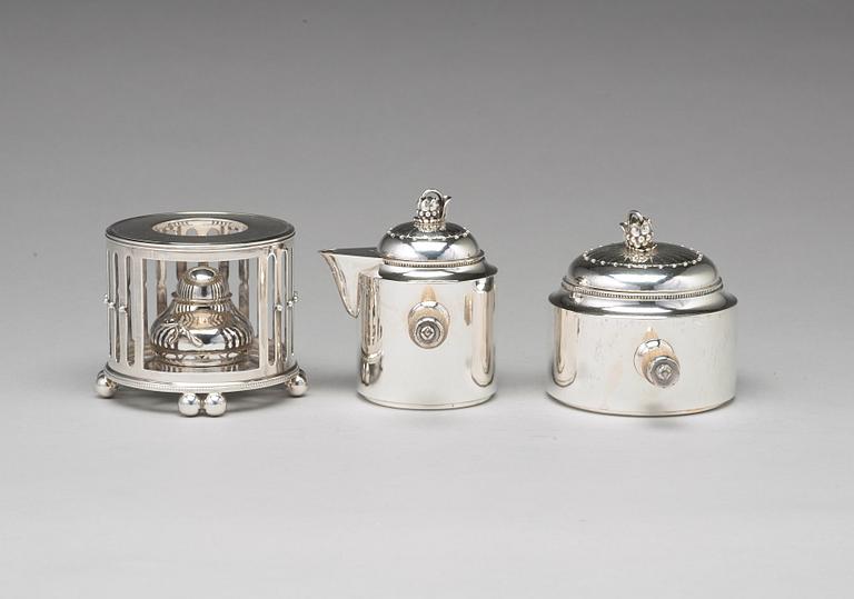 Georg Jensen, a set of five pieces tea and coffee service with a tray, Argenterie d'Art de Georg Jensen, Copenhagen, ca 1930-38.