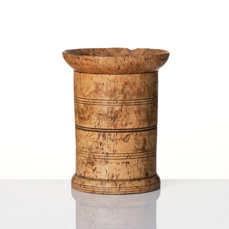 A birch sand caster, 18th/19th century.