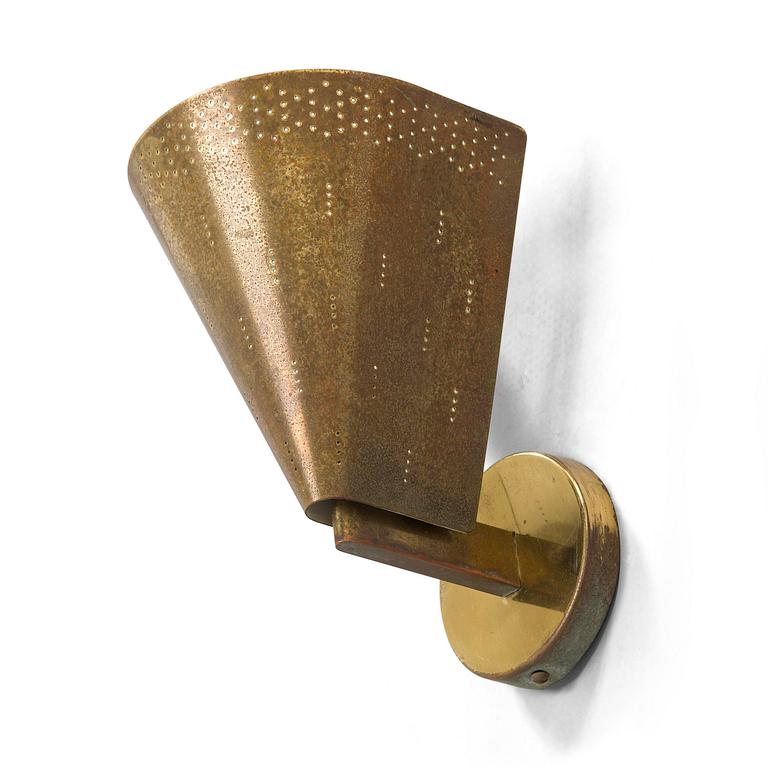 Paavo Tynell, a mid-20th century 'K8-11' wall light for Idman.