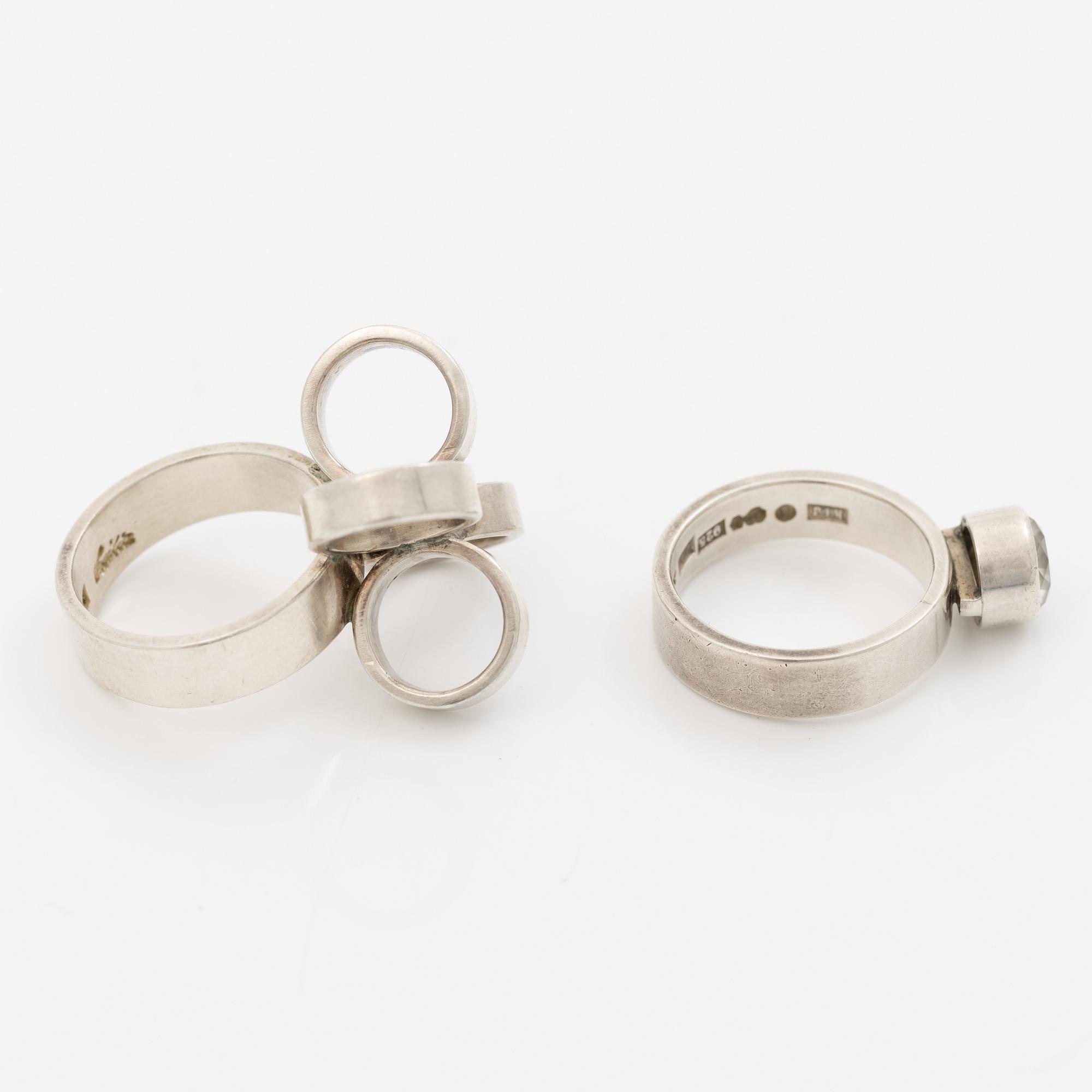 Cecilia Johansson, ringar, 2 st, samt ett par örhängen, silver och förgyllt silver.