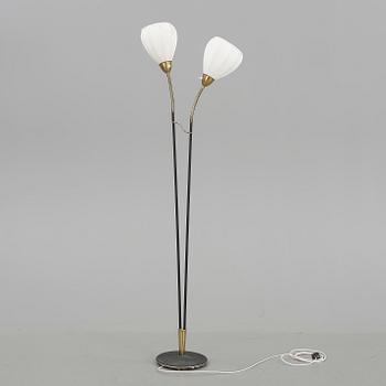 GOLVLAMPA, omkring 1900-talets mitt.