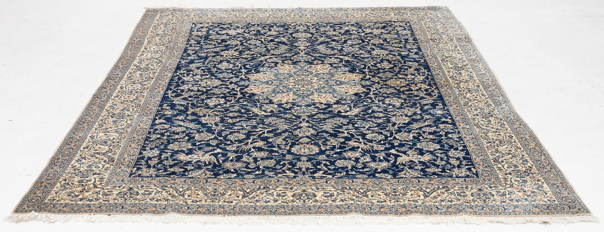 Carpet, Nain, approx. 288 x 202 cm.
