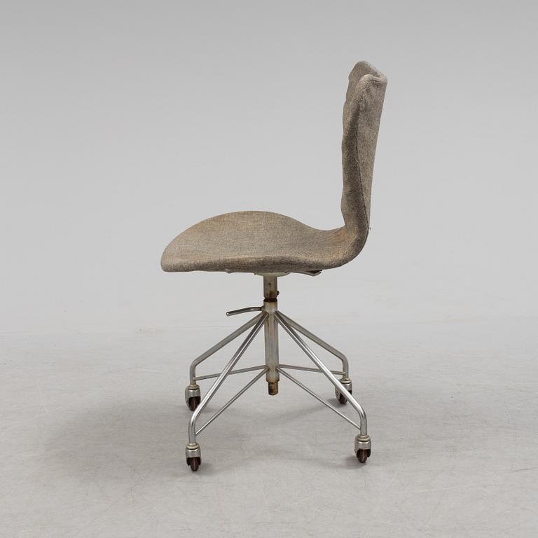 ARNE JACOBSEN, kontorsstol, "Sjuan", Fritz Hansen, 1963.