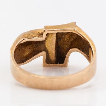 Björn Weckström, A 14K gold ring with a zoisite "Corrida". Lappoina 1982.