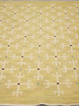 Sigvard Bernadotte, A carpet, flat weave, ca 232-235 x 166-172,5 cm, signed SB.