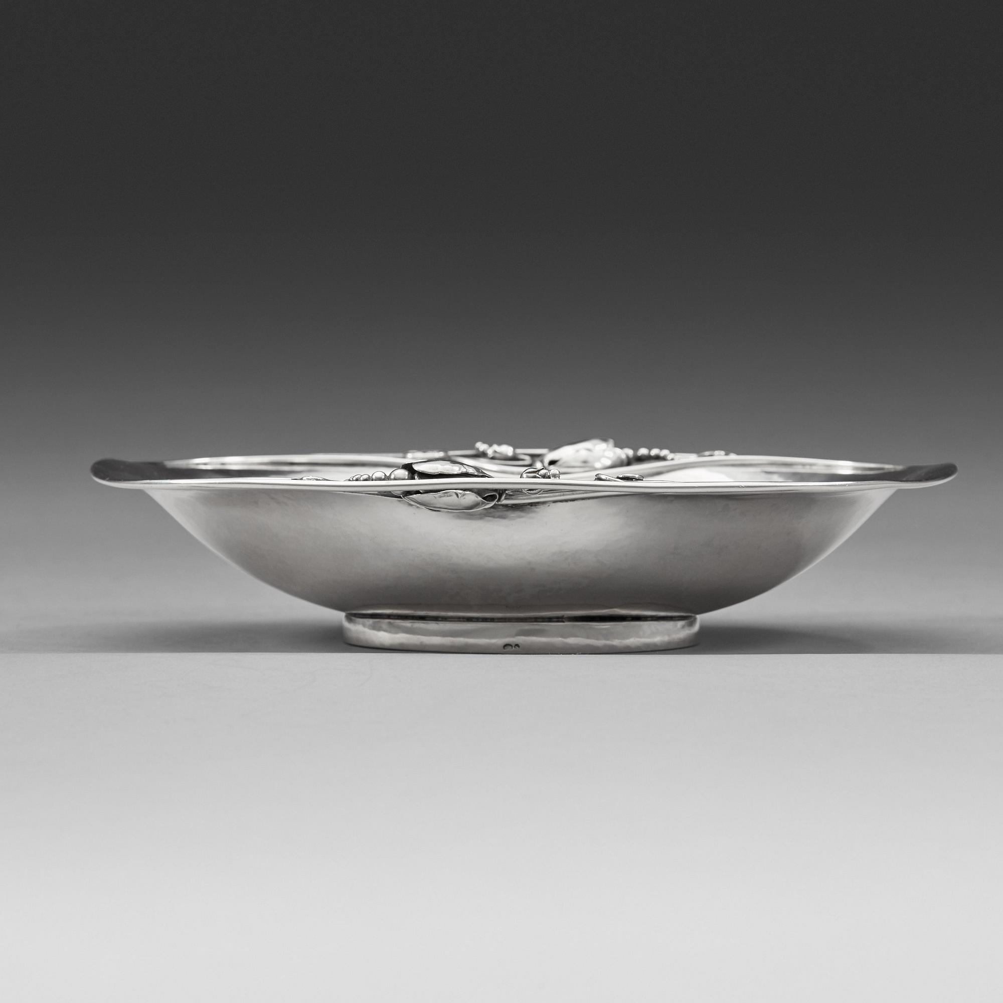 Georg Jensen, skålfat,  "Magnolia/Blossom", Köpenhamn, 1918,