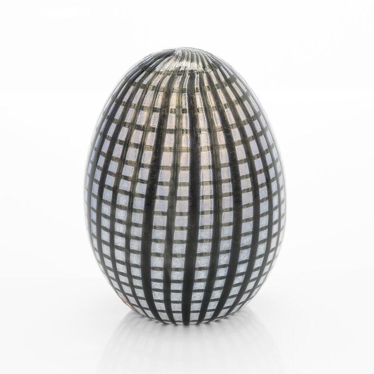 Oiva Toikka, An annual egg, 'Mirella's egg',  signed O. Toikka Nuutajärvi 2012, 65/750.