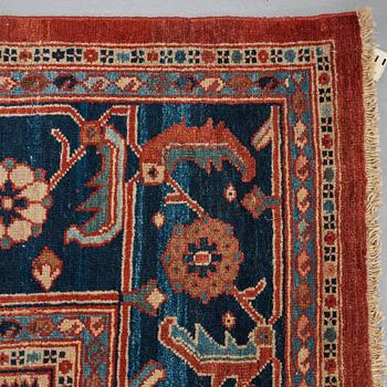 A CARPET, an antique Mahal, a so called Ziegler, ca 488-491 x 378,5-391,5 cm.