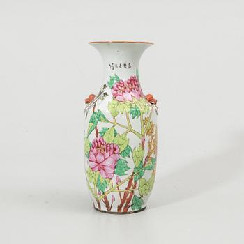 Floor vase, China, 19th century.