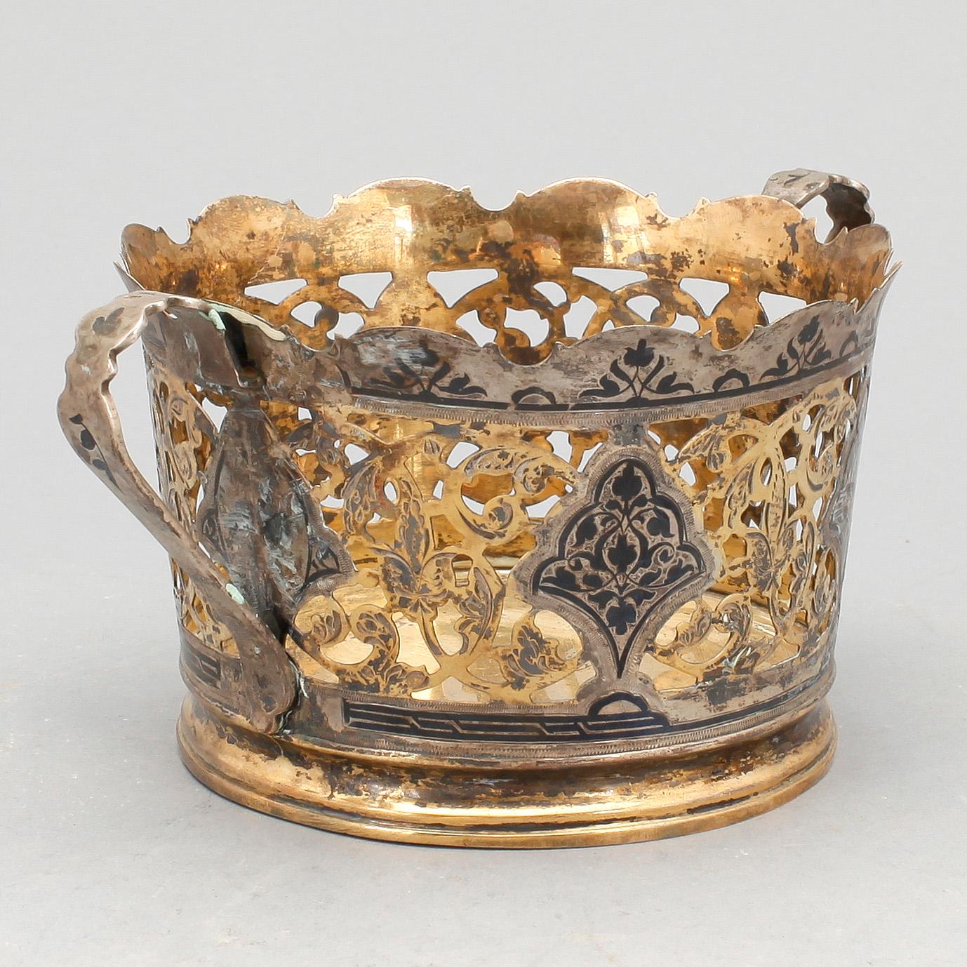 COASTER, silver, Ryssland, 1900-talets andra hälft. Vikt ca 240 gram.
