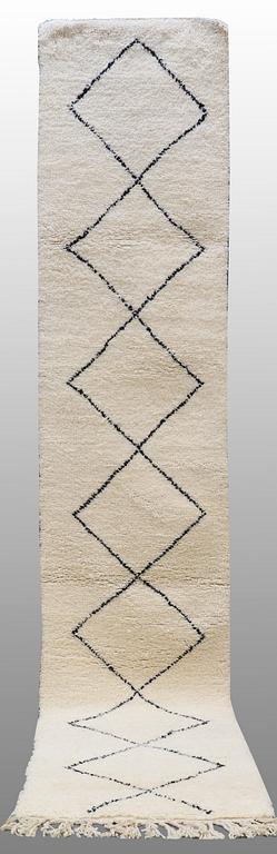 A RUNNER, MOROCCO, ca 408 x 83 cm.