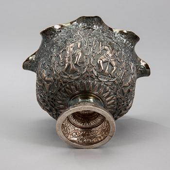 SKÅL, silver, ostämplad, Indien 1900-talets första hälft. Vikt 354 g.