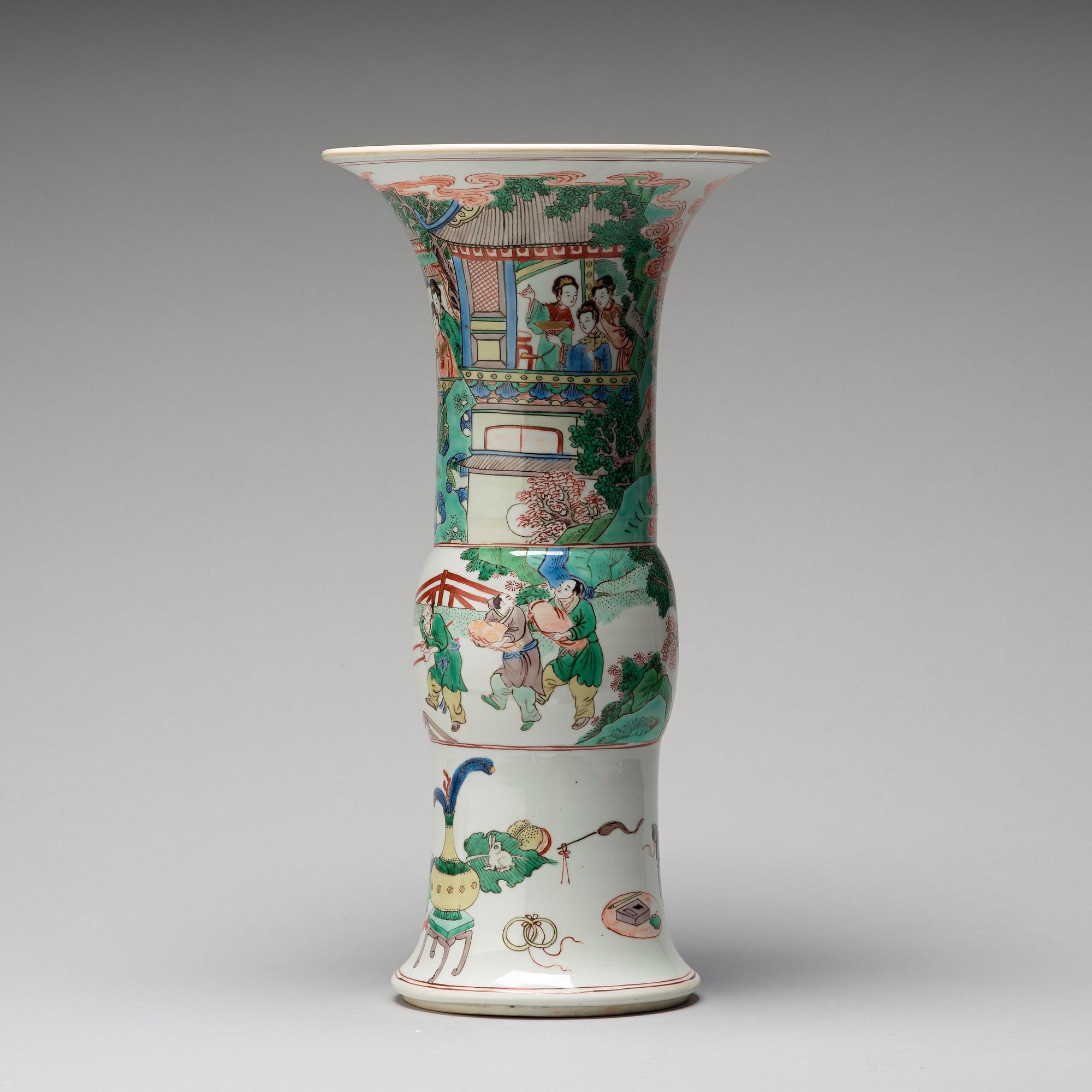 VAS, porslin. Qingdynastin, Kangxi (1662-1722).