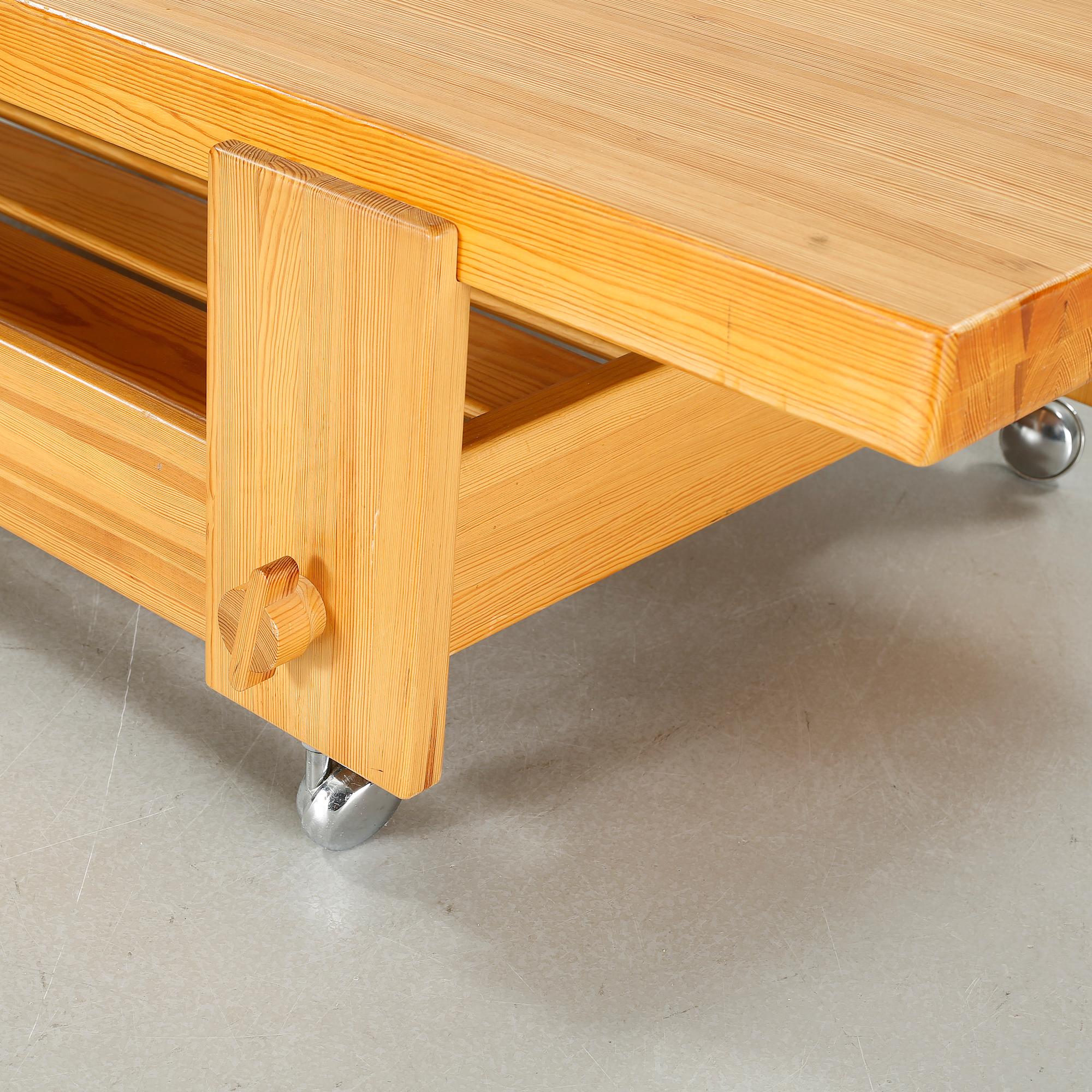 A coffee table by Yngve Ekström, "Kontrapunkt", Swedese, second half of the 20th century.