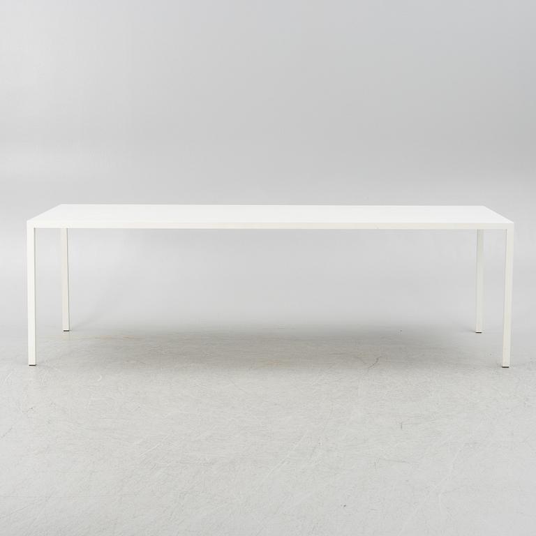 Michele Cazzaniga, matbord, "Tense Table", MDF Italia, samtida.