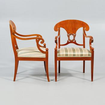 KARMSTOLAR, ett par, Karl Johan-stil, 1900-talets första hälft.