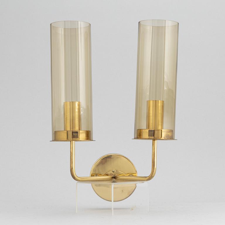 Hans-Agne Jakobsson, a modell 'V 189/2' brass and glass wall light from Markaryd.