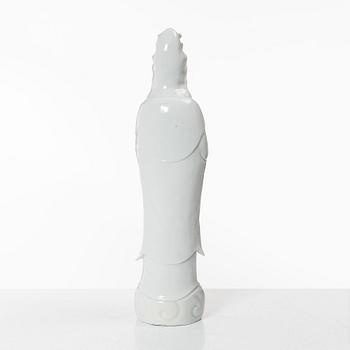 A Chinese blanc-de-Chine porcelain figure of Guanyin, Qing dynasty (1644-1912.