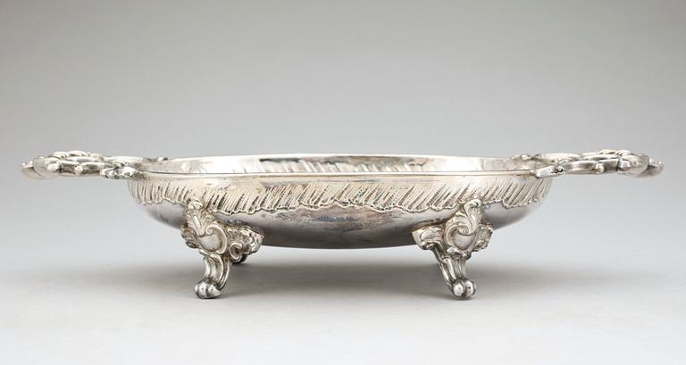 SKÅLFAT, silver, rokokostil, otydliga stämplar, troligen Tyskland, 1900-tal. Vikt ca 350 gram.