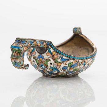 Khlebnikov, kåsa, förgyllt silver och cloisonnéemalj, Moskva 1908-1917.