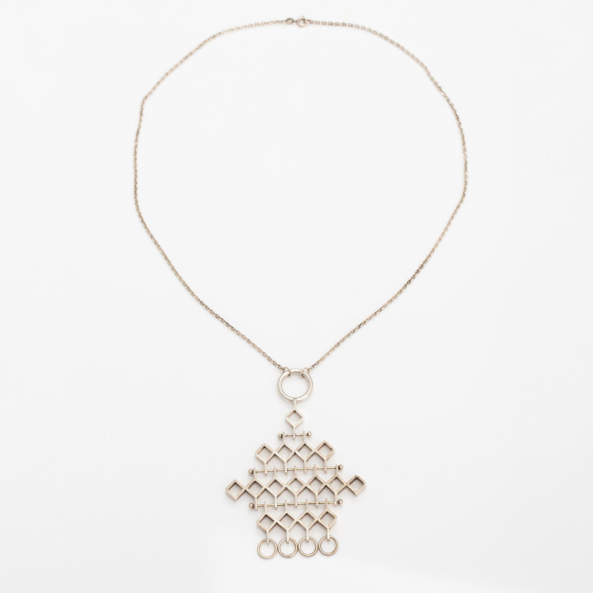 Jorma Laine, A silver neckalce "Ruutu". Kultateollisuus, Turku 1974.