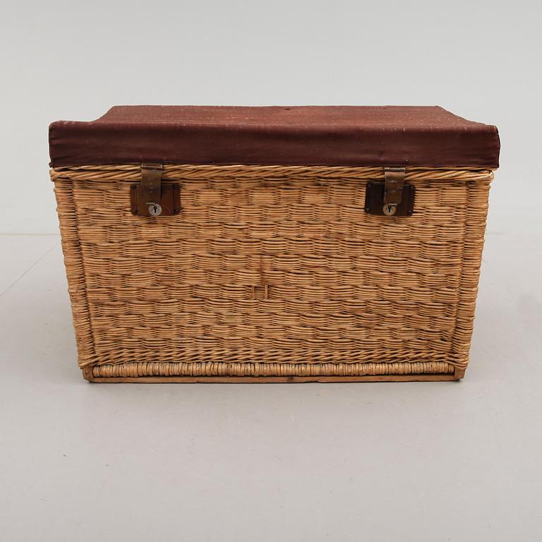 KOFFERT, 1900-talets första hälft.