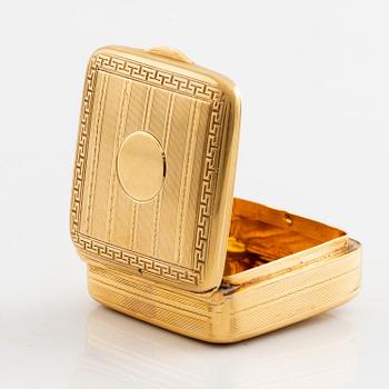 18K gold box.