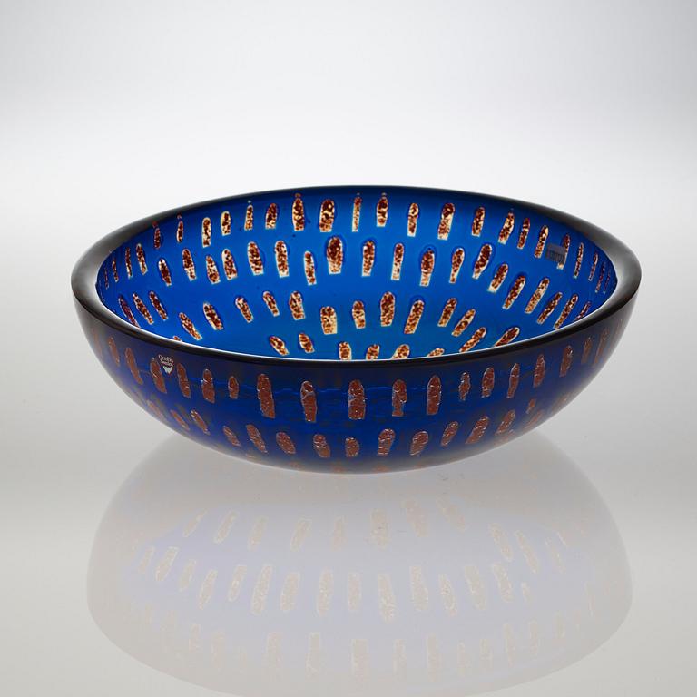 A Sven Palmqvist ravenna glass bowl, Orrefors 1985.