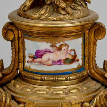 BORDSGARNITYR, 3 delar. Louis XVI-stil, 1800-talets slut.