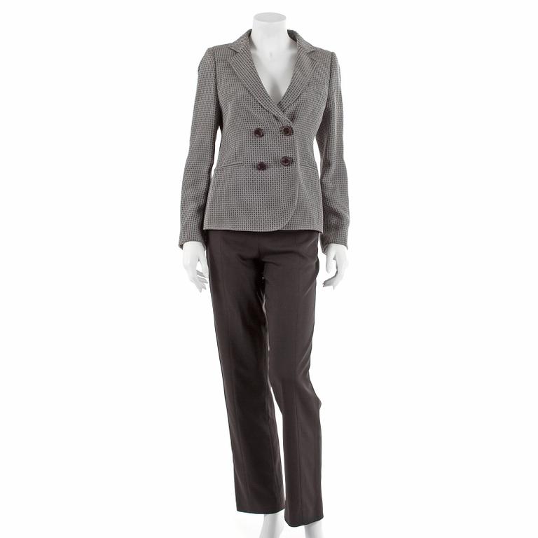 ARMANI, a grey viscose and cotton two-piece suit consisting of jacket and pants, size 44.
