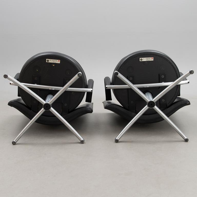 FOERSOM AND HIORT-LORENZEN, fåtöljer ett par, "Partner/EJ-80B", Erik Jørgensen, Danmark. Formgivna 1992.