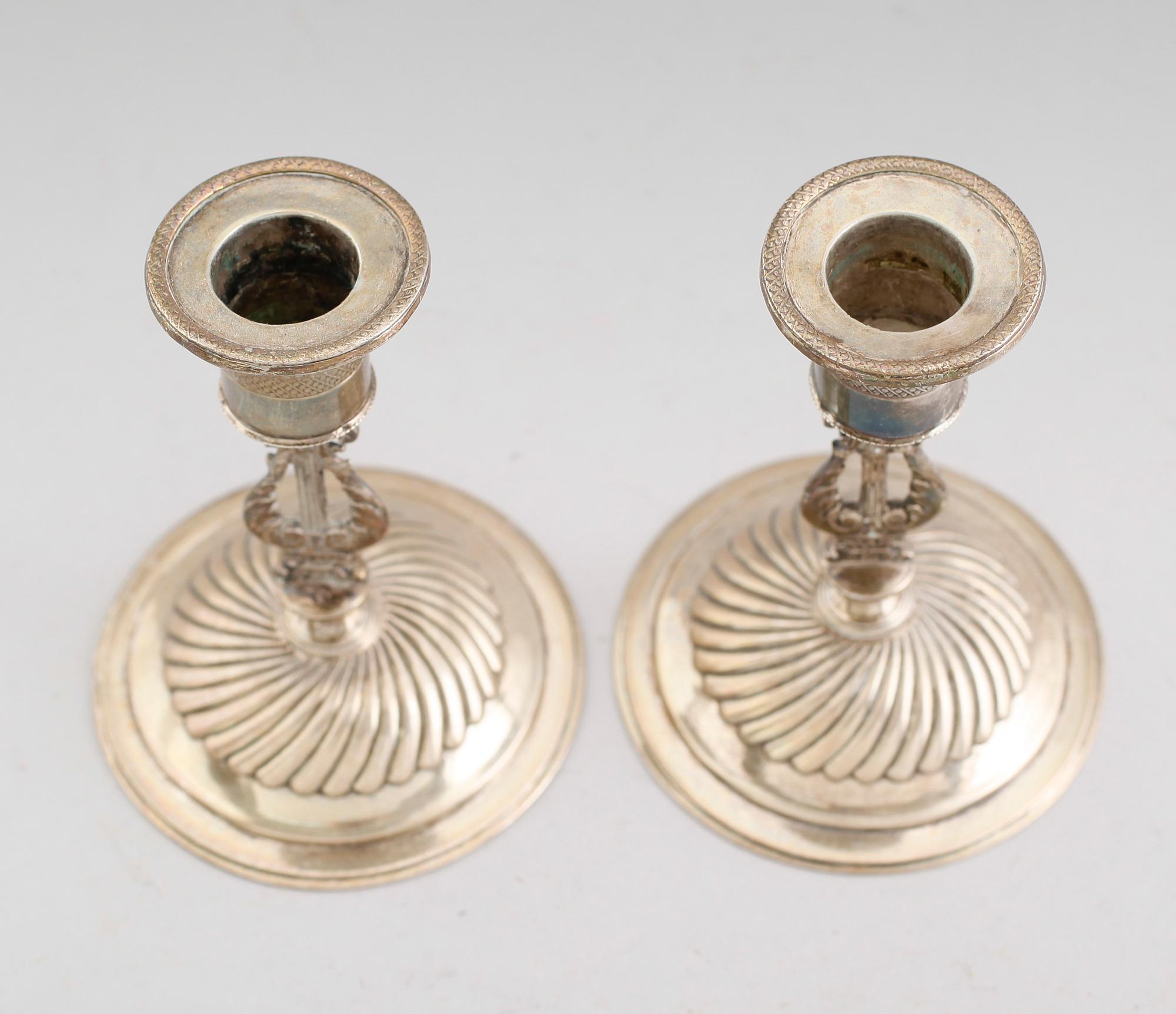 LJUSSTAKAR, 1 par, silver, Gustaf Möllenborg, Stockholm 1826. Vikt ca 194 gram.