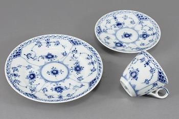 KAFFESERVISDELAR, 17 delar, porslin, "Musselmalet", Royal Copenhagen, 1900-talets andra hälft.