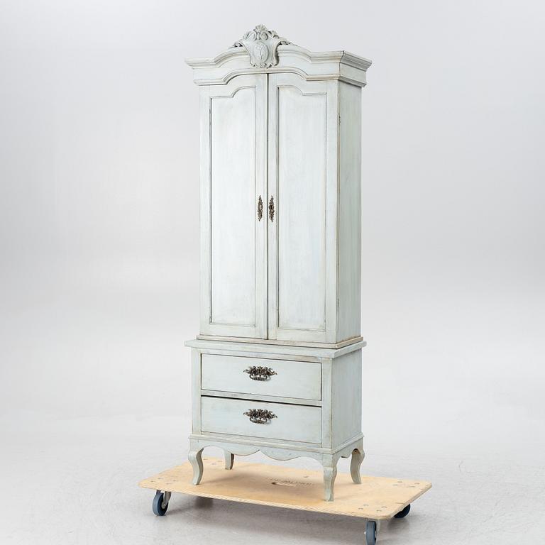 A cabinet, early 20th century.