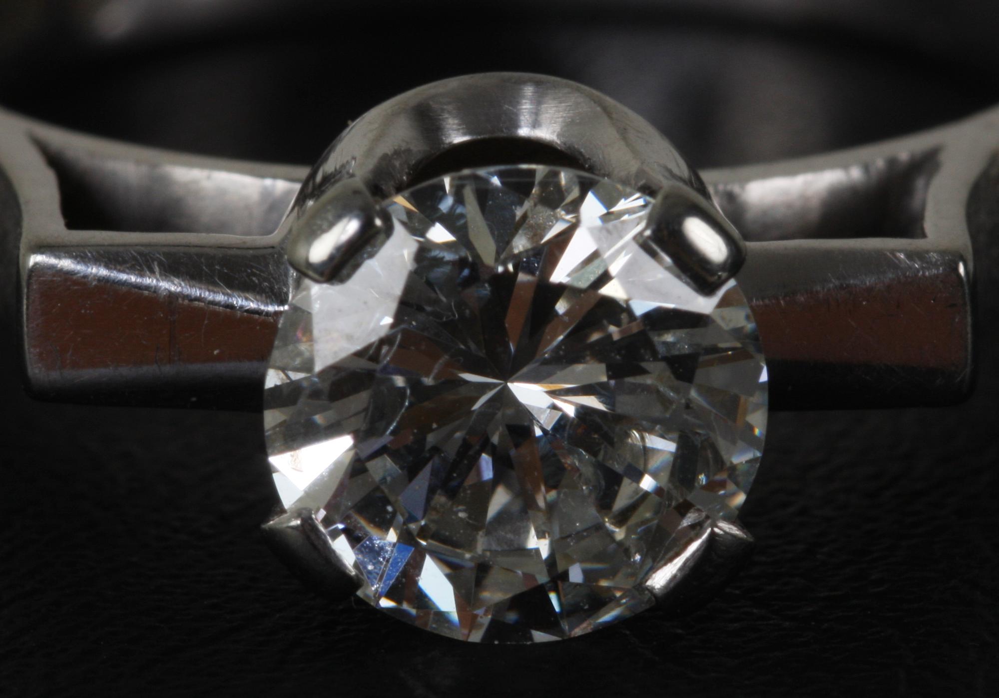 RING, 18K vg, m briljant, 1,33ct.