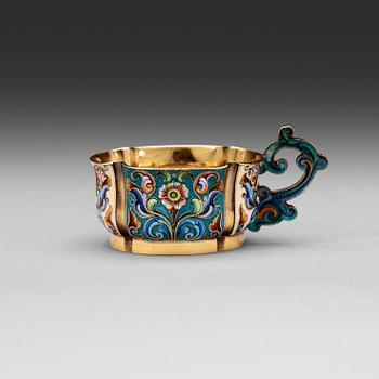 1090. A Russian early 20th century silver-gilt and enamel charka, marks av Fedor Rückert, Moskva 1899-1908.