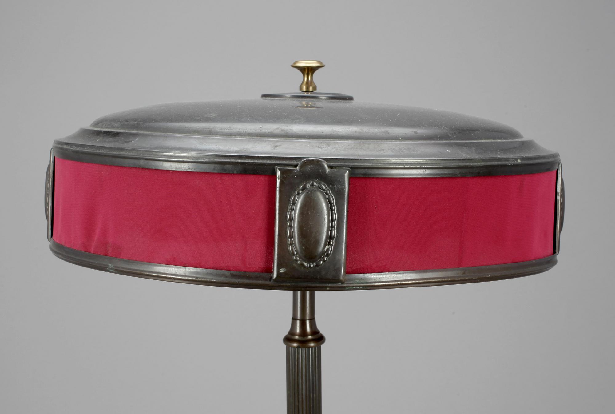BORDSLAMPA, gulmetall, 1920/30-tal.
