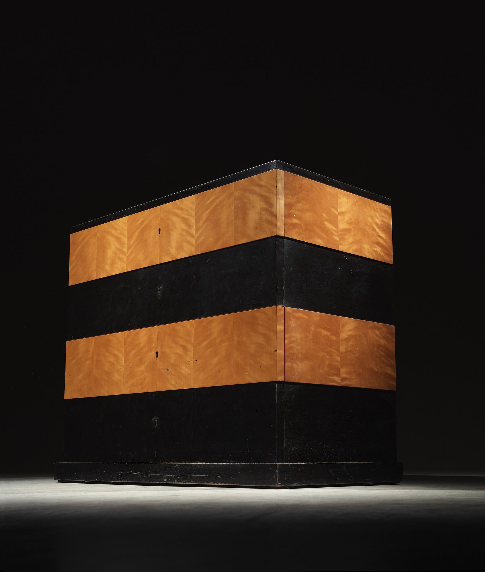 An Axel Einar Hjorth birch chest of drawers, 'Grand', Nordiska Kompaniet, NK, Stockholm 1930.